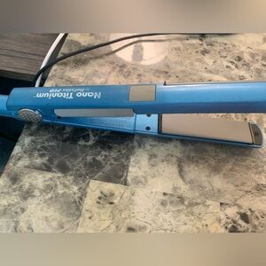BaByliss Nano Titanium Blue Hair Straightener